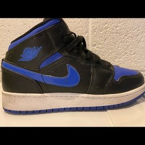 Jordan 1’s mids